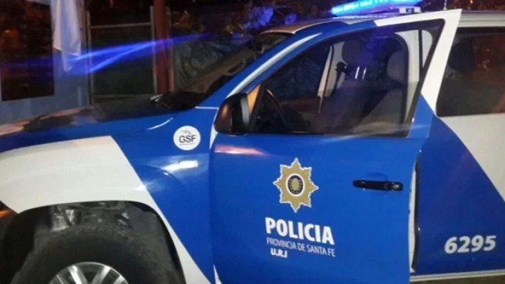 Dejó a sus hijos encerrados en una camioneta y se fue a bailar