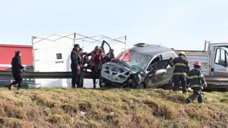 En un feroz accidente embarazada chocó y murió en la autopista