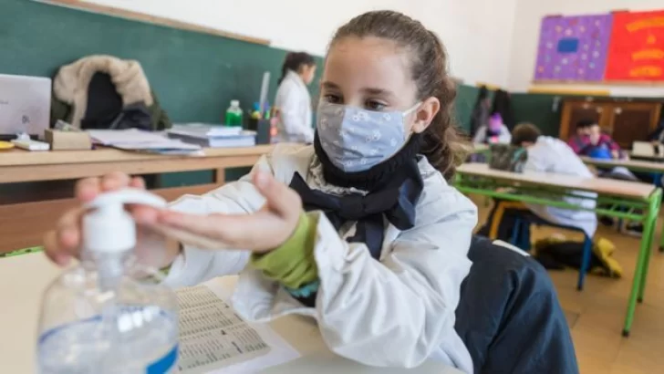 Docentes piden mayores restricciones para garantizar la presencialidad