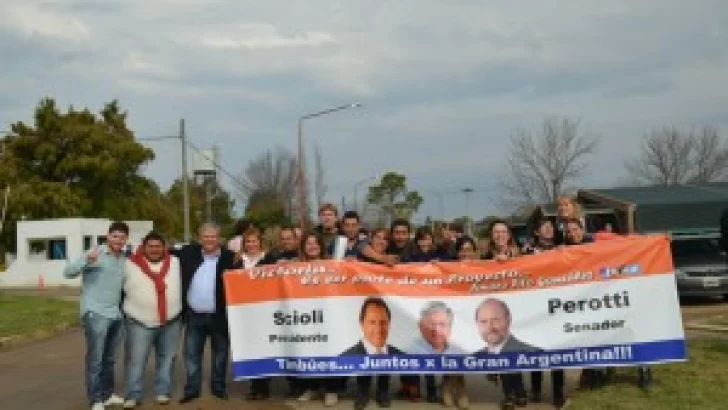 Gonzalez acompañó en Scioli en el cierre de campaña