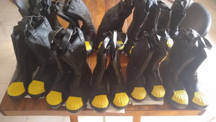 Bomberos de Maciel adquirieron elementos para sus cadetes y el cuartel