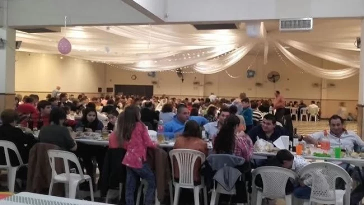 Con gran concurrencia, se celebró la cena anual de la Escuela 257