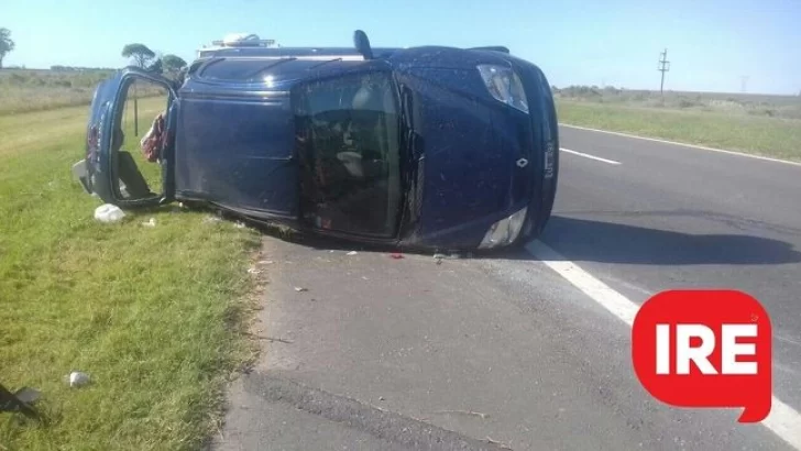 Vuelco en autopista demoró el tránsito a la altura de Monje