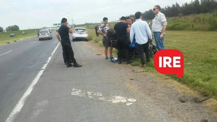 Un auto y una moto colisionaron en Autopista Rosario – Santa Fe