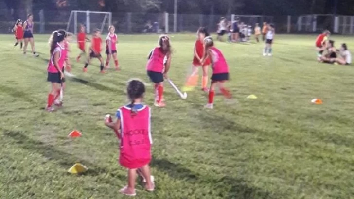 Hockey femenino: nueva cancha, nuevas luces