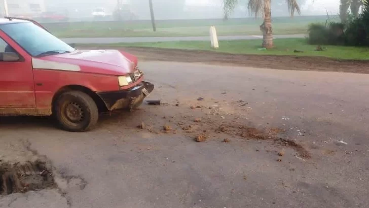 Camionero chocó en Monje pero no lo advirtió y siguió manejando: Un herido