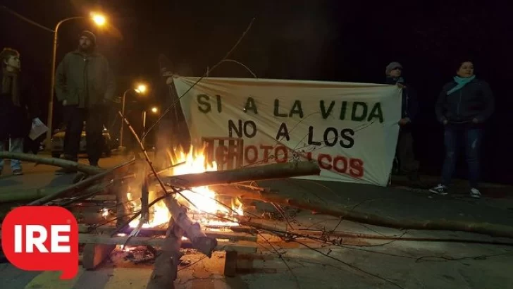 Vecinos Autoconvocados por la Vida cortaron  la Ruta S 26