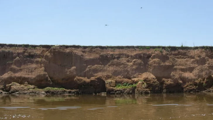 Se produjo el derrumbe de la barranca y tuvo que intervenir la Provincia