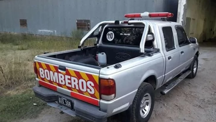 El cuartel celebró cuatro nuevos bomberos y su segunda unidad