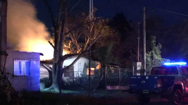 Se incendió en la medianoche una vivienda de Jujuy al 300