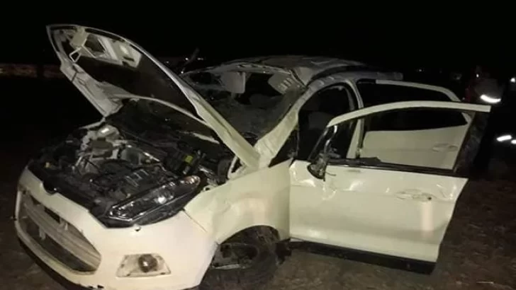 Perdió el control del auto y terminó en un campo sobre ruta 10