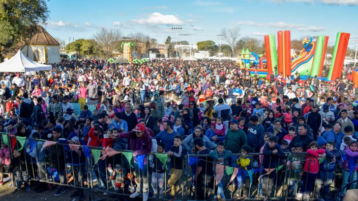 Con un gran show y regalos, Timbúes celebró el Día del Niño