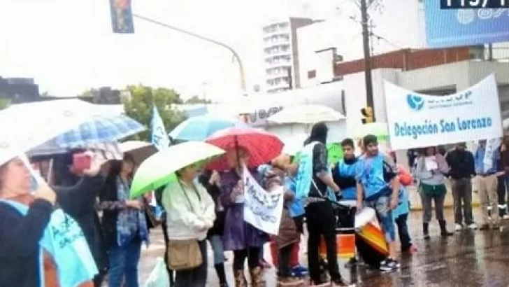 Marcha histórica de docentes en San Lorenzo