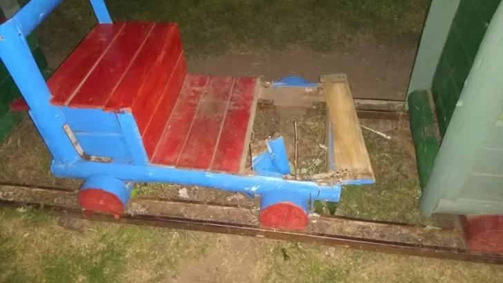Vandalizaron los juegos infantiles del Paseo Ribereño