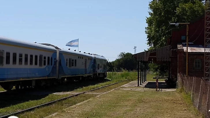 Vecinos restauran la estación con el sueño de que vuelva el tren