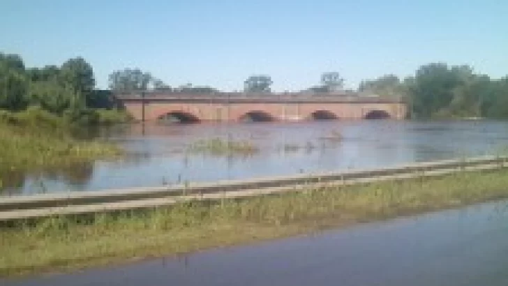 Volvió la lluvia y Pueblo Andino otra vez sufrió consecuencias