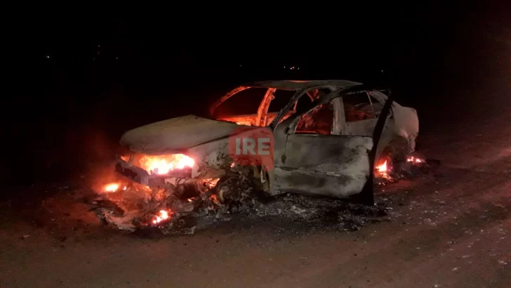 Un Bora abandonado ardió en llamas entre Andino y Aldao
