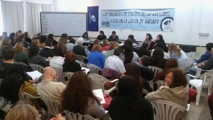 Al paro: Más de 25 mil docentes públicos votaron por medidas de fuerza