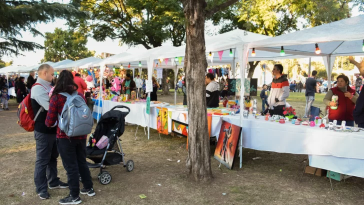 Una gran feria en conmemoración del Día de los Artesanos