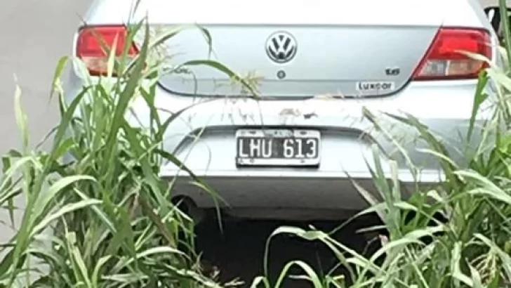 Chequeado: El auto abandonado en La Ribera no corresponde a la zona