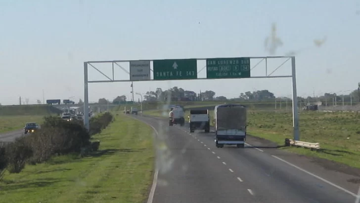 Una oliverense colisionó en Autopista Rosario Santa Fe