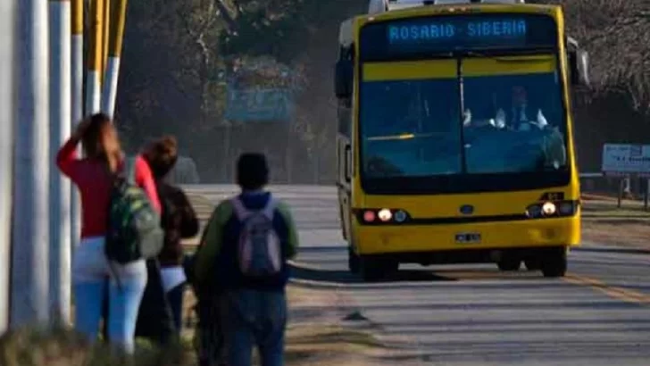 El paro de colectivos se extiende hasta el lunes inclusive