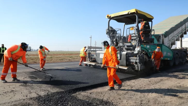 Autopista con calzada reducida por obras a la altura de Oliveros