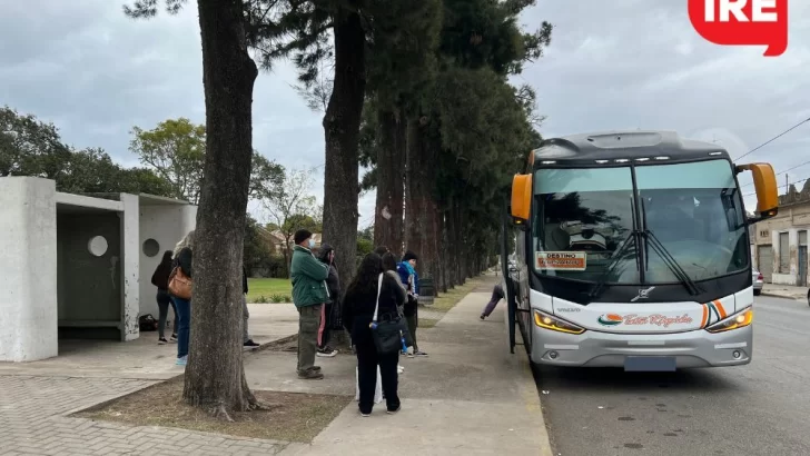 Una enfermera de la colonia sufrió acoso mientras esperaba el colectivo