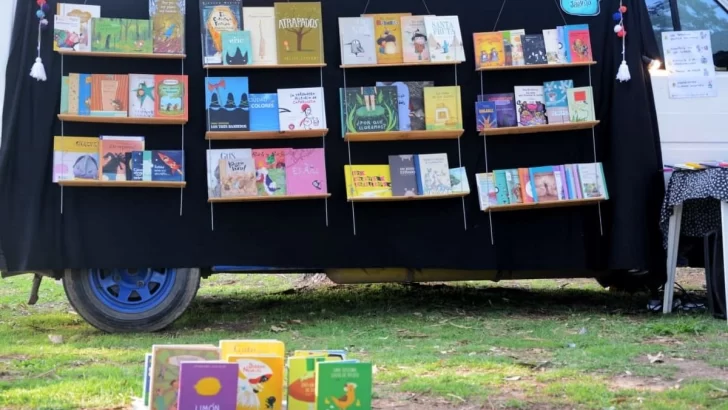 Gaboto invita a una mateada e inauguración de su biblioteca callejera