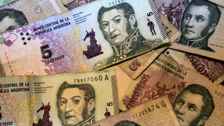 El Central anunció que los billetes de 5 pesos saldrán de circulación