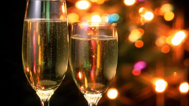 Brindis al aire libre y con 27 grados