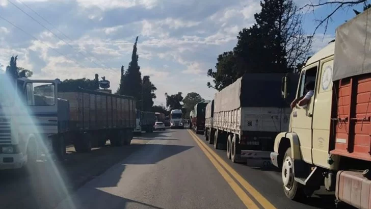 Camioneros se manifestarán el martes por “discriminación” durante la pandemia