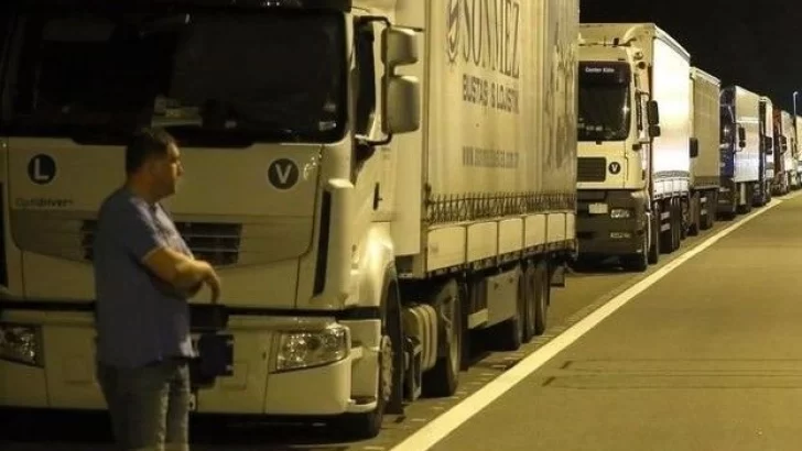 Un camionero sufrió un violento asalto en la autopista