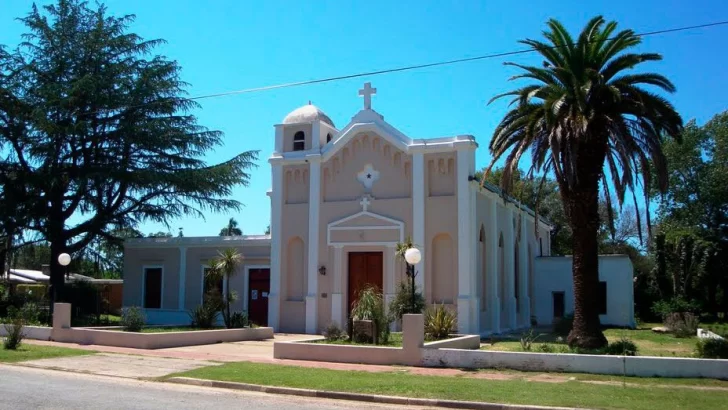 Forzaron una reja y robaron en la parroquia de Carrizales: Un sospechoso