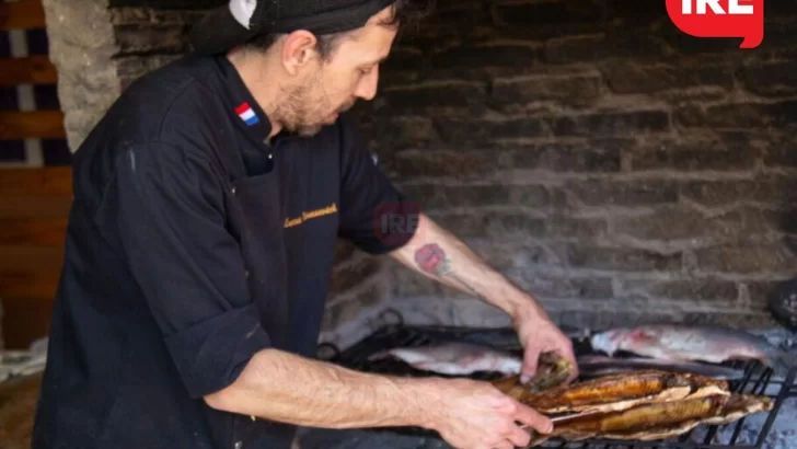 Es chef y decidió cocinar en los barrios de Gaboto para ayudar a los que menos tienen