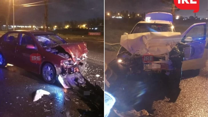 Dos autos protagonizaron un fortísimo accidente de frente en la colectora de puerto