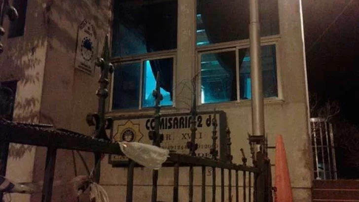 Balacera contra una comisaría en Capitán Bermúdez