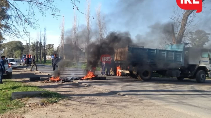 Trabajadores de la Uocra cortan ruta 91 y 11: “Si Nación no paga hay 30 familias sin trabajo”