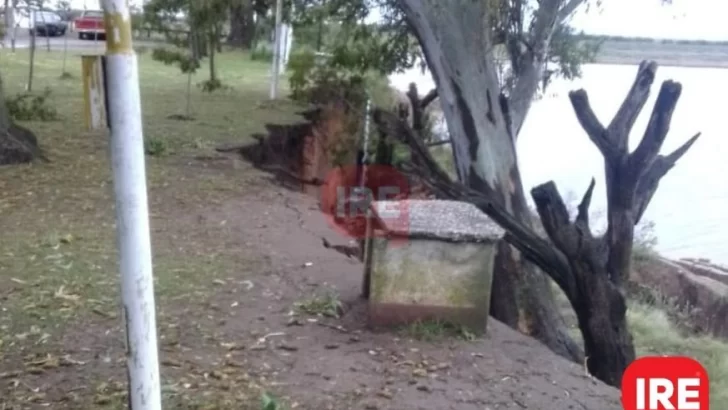 En el temporal volvió a ceder la barranca en La Boca y los dejo sin agua