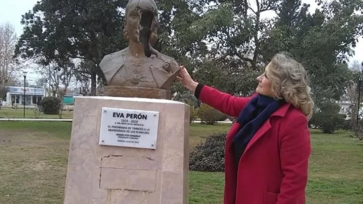 Timbúes comenzó a restaurar el busto de Evita que habían vandalizado