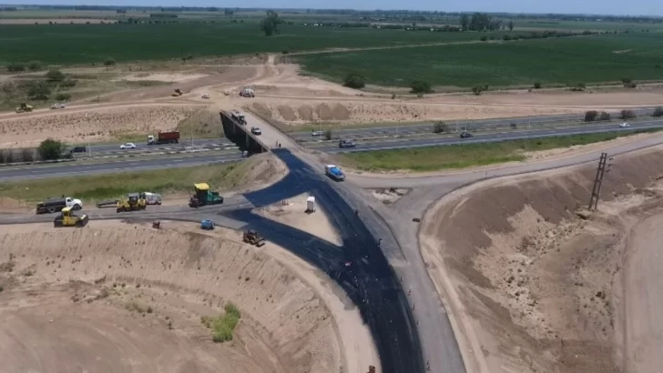 Avanza la construcción del acceso a autopista de Fray Luis Beltran
