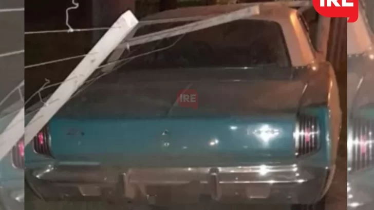 Mala maniobra: Un conductor impactó contra el alambrado de una cerealera en Aldao