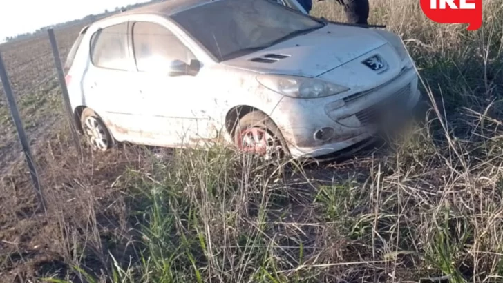 Iba hacia Galvez, mordió la banquina en ruta 10 y volcó: Resultó ileso