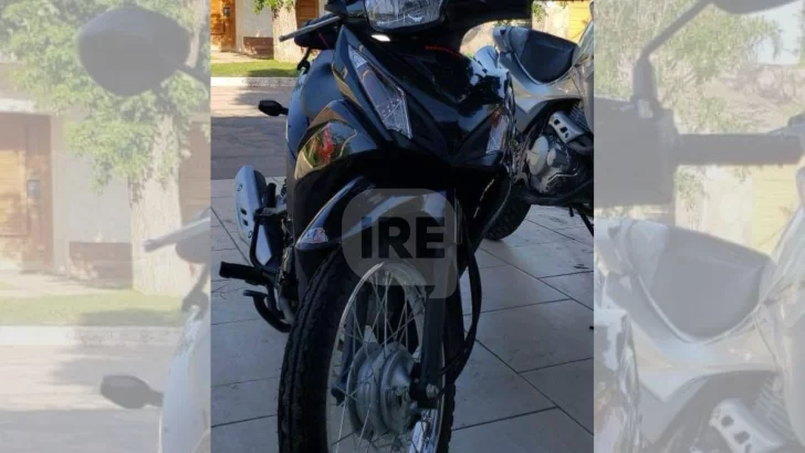 Entro media hora de una amiga y le robaron la moto:  Pide ayuda para recuperarla