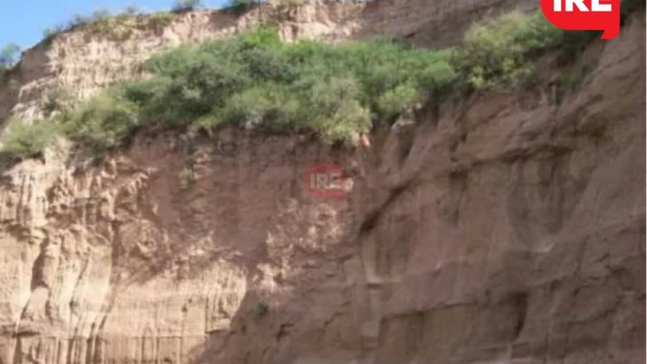 Un hombre entró en crisis, intentó tirarse al río y lo rescataron bomberos zapadores