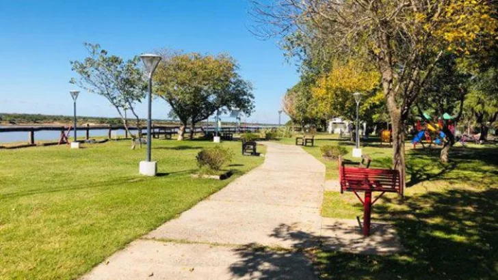 El paseo ribereño se viste de fiesta para celebrar la primavera