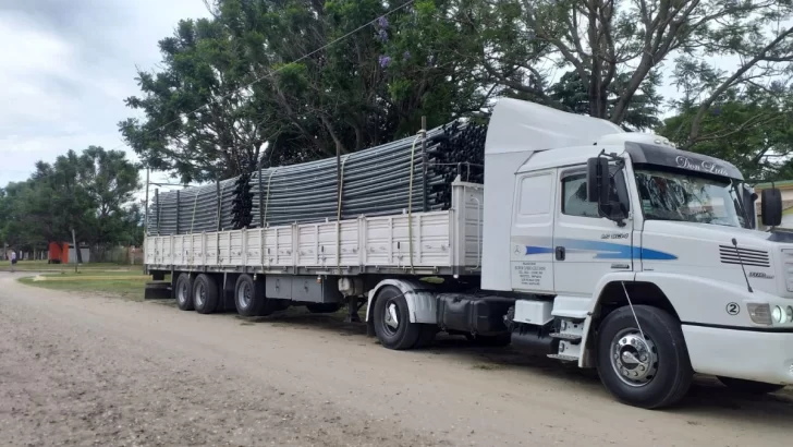 Arribaron materiales para la obra de agua potable: “Las promesas se cumplen”