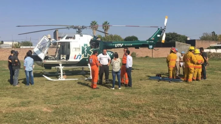 Un bebé se cayó en una pileta y será trasladado en el helicóptero