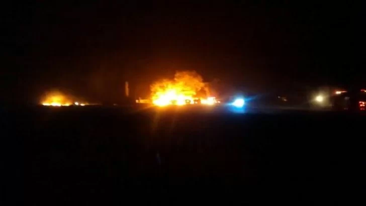 Gran incendio en una fábrica en Serodino