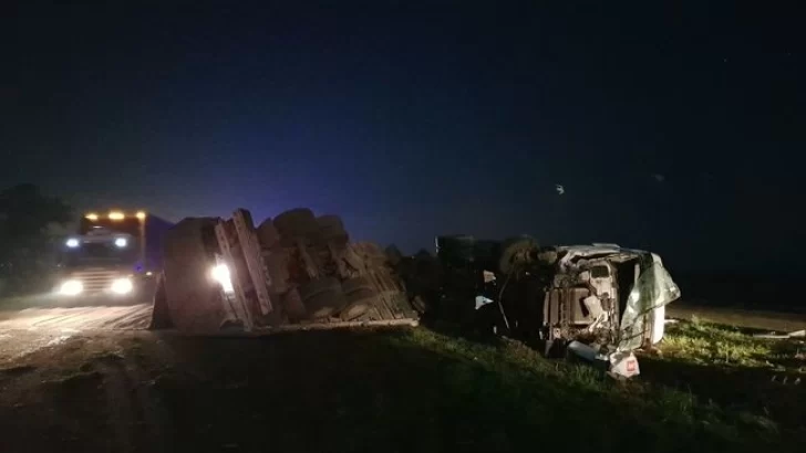 Autopista: Chocaron dos camiones sojeros, un lesionado